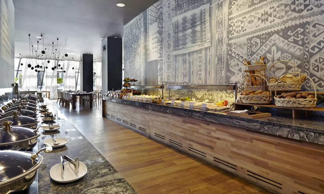 HOLIDAYINN_SHABAVIZ (21).jpg